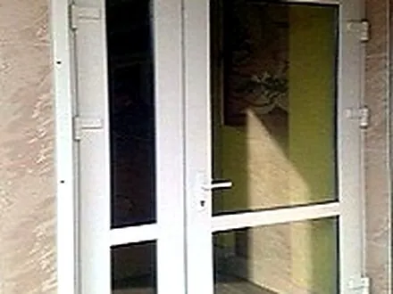Металопластикові двері вхідної групи приватного будинку